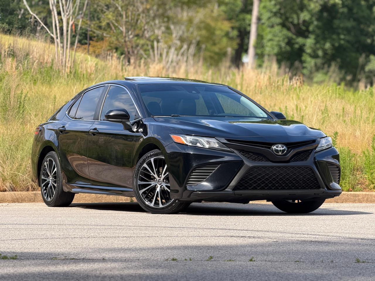 2019 Toyota Camry 2.5 Auto SE's photo