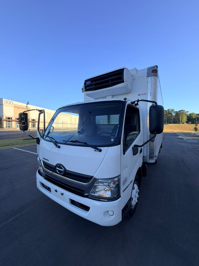 2018 HINO 195 BOX REFRIGERATED TRUCK 3500